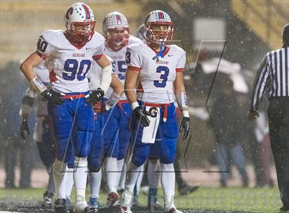Thumbnail 1 in Aliquippa vs. Richland (PIAA Class AA Semifinal) photogallery.