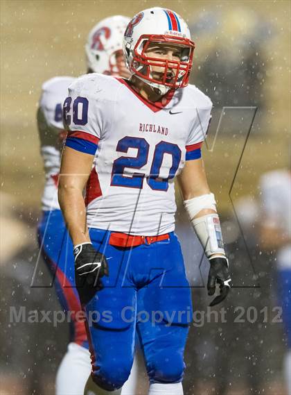 Thumbnail 1 in Aliquippa vs. Richland (PIAA Class AA Semifinal) photogallery.