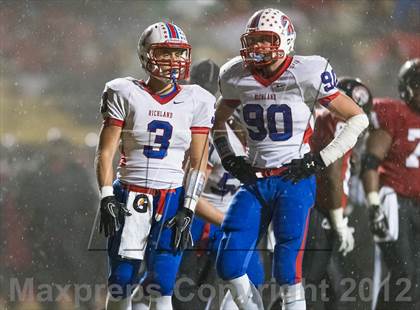 Thumbnail 3 in Aliquippa vs. Richland (PIAA Class AA Semifinal) photogallery.