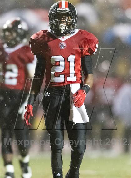 Thumbnail 2 in Aliquippa vs. Richland (PIAA Class AA Semifinal) photogallery.