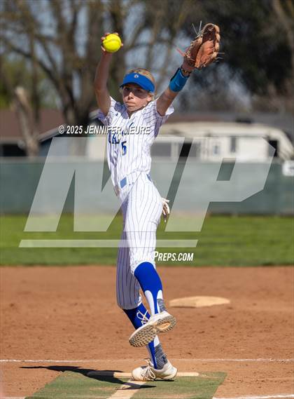 Thumbnail 2 in Turlock vs. Oakdale photogallery.