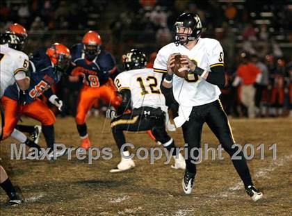 Thumbnail 2 in Hendersonville vs. Ridgeway (TSSAA 5A Semifinal) photogallery.