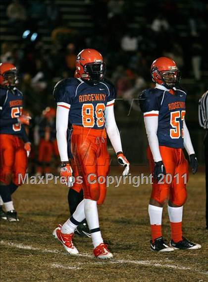 Thumbnail 1 in Hendersonville vs. Ridgeway (TSSAA 5A Semifinal) photogallery.
