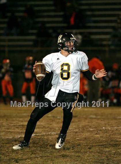 Thumbnail 3 in Hendersonville vs. Ridgeway (TSSAA 5A Semifinal) photogallery.