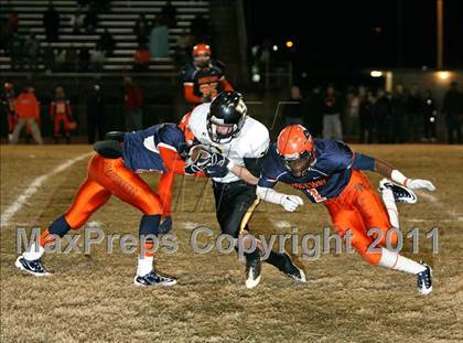 Thumbnail 1 in Hendersonville vs. Ridgeway (TSSAA 5A Semifinal) photogallery.