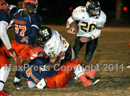 Thumbnail 3 in Hendersonville vs. Ridgeway (TSSAA 5A Semifinal) photogallery.