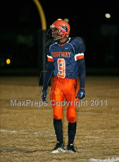 Thumbnail 2 in Hendersonville vs. Ridgeway (TSSAA 5A Semifinal) photogallery.
