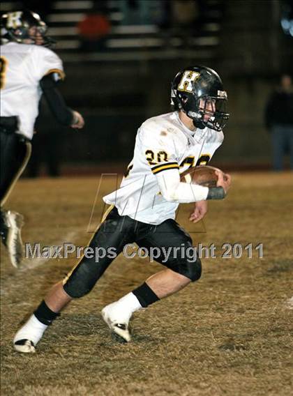 Thumbnail 1 in Hendersonville vs. Ridgeway (TSSAA 5A Semifinal) photogallery.