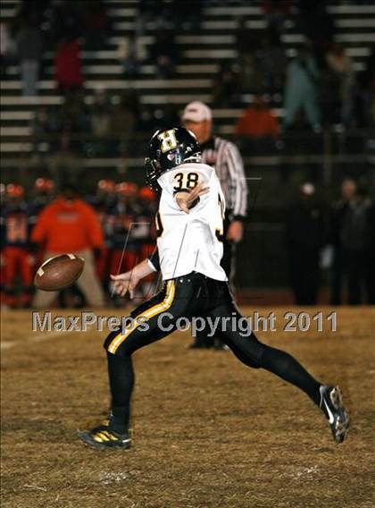 Thumbnail 3 in Hendersonville vs. Ridgeway (TSSAA 5A Semifinal) photogallery.