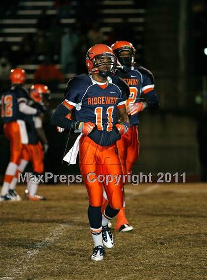 Thumbnail 1 in Hendersonville vs. Ridgeway (TSSAA 5A Semifinal) photogallery.