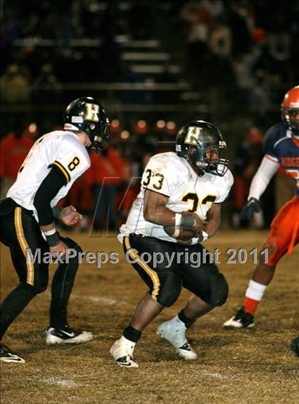 Thumbnail 3 in Hendersonville vs. Ridgeway (TSSAA 5A Semifinal) photogallery.