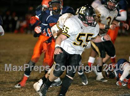Thumbnail 1 in Hendersonville vs. Ridgeway (TSSAA 5A Semifinal) photogallery.