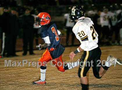 Thumbnail 1 in Hendersonville vs. Ridgeway (TSSAA 5A Semifinal) photogallery.