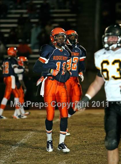 Thumbnail 2 in Hendersonville vs. Ridgeway (TSSAA 5A Semifinal) photogallery.