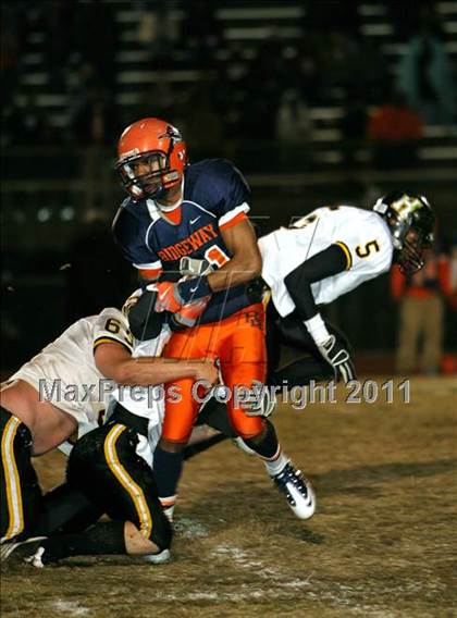 Thumbnail 2 in Hendersonville vs. Ridgeway (TSSAA 5A Semifinal) photogallery.