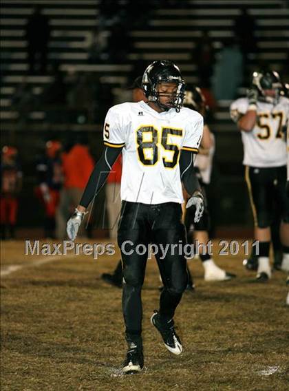 Thumbnail 2 in Hendersonville vs. Ridgeway (TSSAA 5A Semifinal) photogallery.