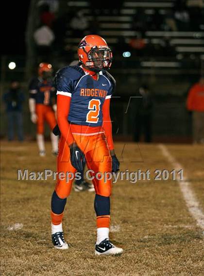 Thumbnail 2 in Hendersonville vs. Ridgeway (TSSAA 5A Semifinal) photogallery.