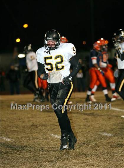 Thumbnail 1 in Hendersonville vs. Ridgeway (TSSAA 5A Semifinal) photogallery.