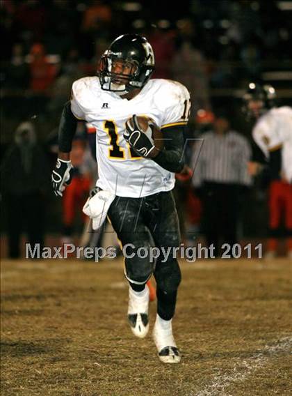 Thumbnail 1 in Hendersonville vs. Ridgeway (TSSAA 5A Semifinal) photogallery.