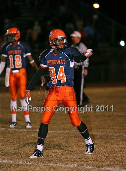 Thumbnail 3 in Hendersonville vs. Ridgeway (TSSAA 5A Semifinal) photogallery.