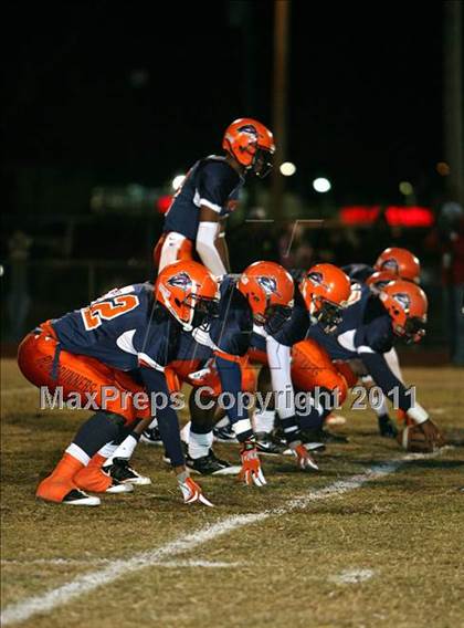 Thumbnail 2 in Hendersonville vs. Ridgeway (TSSAA 5A Semifinal) photogallery.