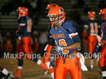 Thumbnail 3 in Hendersonville vs. Ridgeway (TSSAA 5A Semifinal) photogallery.