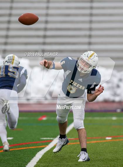 Thumbnail 1 in Hollidaysburg vs. Wallenpaupack Area (PIAA Class 5A First Round Playoff) photogallery.