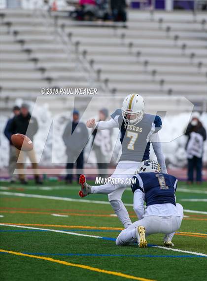 Thumbnail 3 in Hollidaysburg vs. Wallenpaupack Area (PIAA Class 5A First Round Playoff) photogallery.