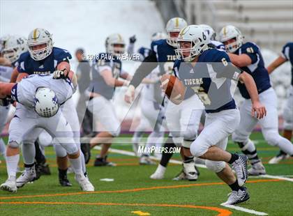Thumbnail 3 in Hollidaysburg vs. Wallenpaupack Area (PIAA Class 5A First Round Playoff) photogallery.