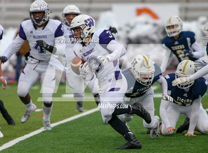 Thumbnail 2 in Hollidaysburg vs. Wallenpaupack Area (PIAA Class 5A First Round Playoff) photogallery.