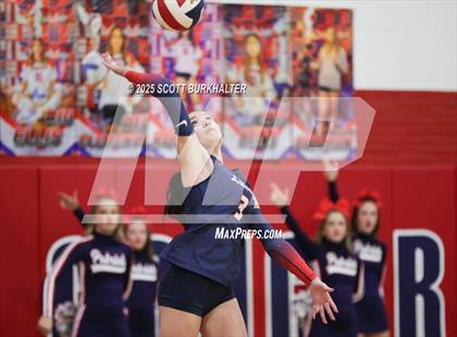 Thumbnail 2 in Glen Rose vs. Liberty (UIL 4A Volleyball Bi-District) photogallery.