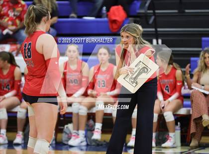 Thumbnail 1 in Glen Rose vs. Liberty (UIL 4A Volleyball Bi-District) photogallery.