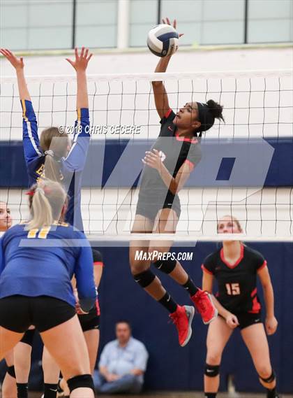 Thumbnail 1 in Irondequoit vs. Niagara-Wheatfield (NYSPHSAA Class A Regional) photogallery.