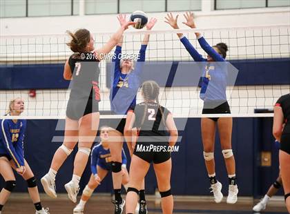 Thumbnail 2 in Irondequoit vs. Niagara-Wheatfield (NYSPHSAA Class A Regional) photogallery.
