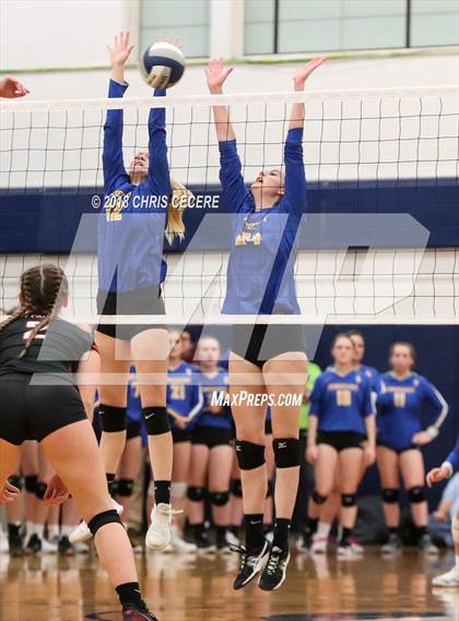 Thumbnail 2 in Irondequoit vs. Niagara-Wheatfield (NYSPHSAA Class A Regional) photogallery.