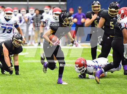 Thumbnail 2 in Wickenburg vs. Holbrook (Kick-Off Classic) photogallery.