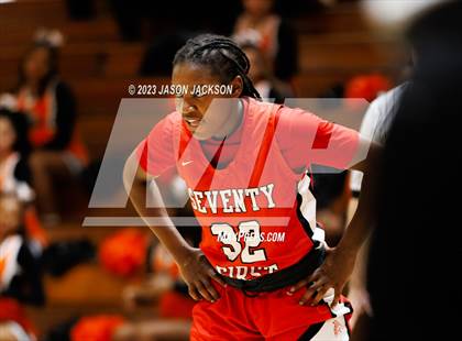 Thumbnail 2 in Seventy-First @ South View photogallery.