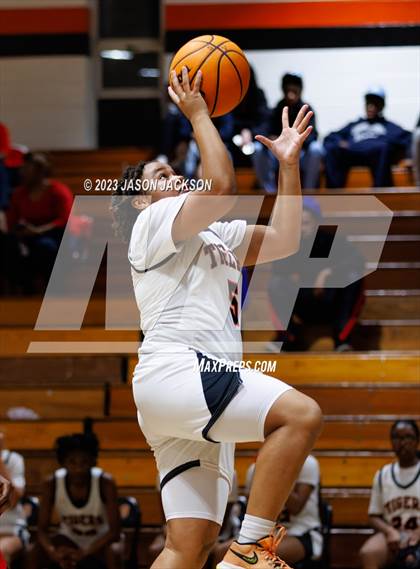 Thumbnail 3 in Seventy-First @ South View photogallery.