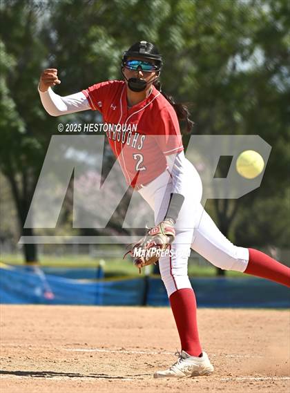 Thumbnail 1 in Mater Dei vs. Burroughs (Alan Dugard Classic) photogallery.