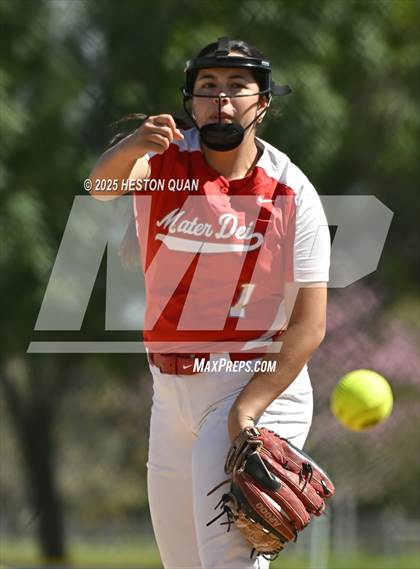 Thumbnail 1 in Mater Dei vs. Burroughs (Alan Dugard Classic) photogallery.