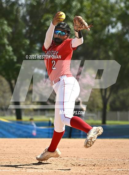 Thumbnail 2 in Mater Dei vs. Burroughs (Alan Dugard Classic) photogallery.