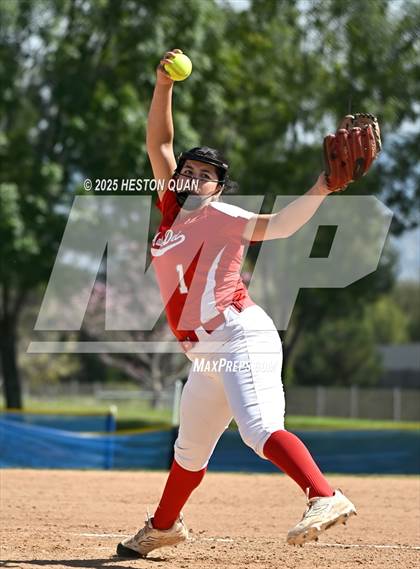 Thumbnail 1 in Mater Dei vs. Burroughs (Alan Dugard Classic) photogallery.