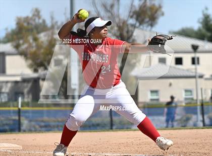 Thumbnail 1 in Mater Dei vs. Burroughs (Alan Dugard Classic) photogallery.