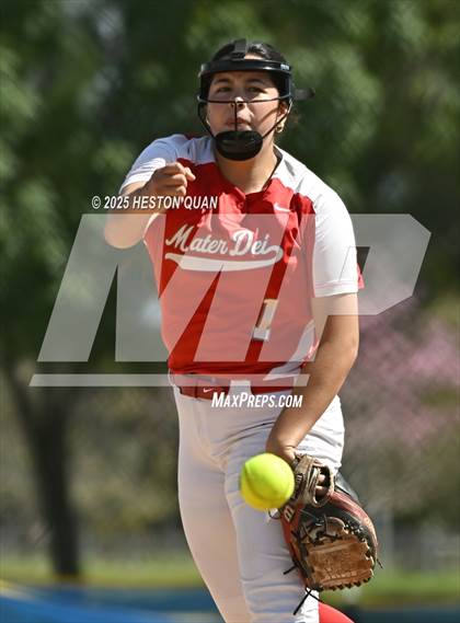 Thumbnail 3 in Mater Dei vs. Burroughs (Alan Dugard Classic) photogallery.