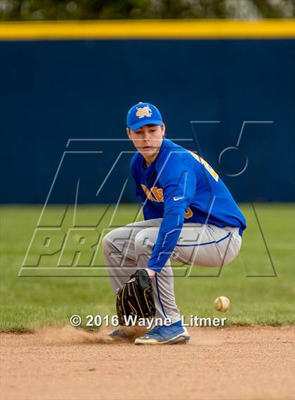 Thumbnail 1 in Newport Central Catholic vs Covington Catholic  photogallery.