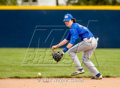 Thumbnail 2 in Newport Central Catholic vs Covington Catholic  photogallery.