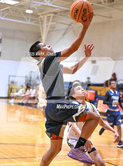 Thumbnail 3 in Bourgade Catholic vs. Parker photogallery.