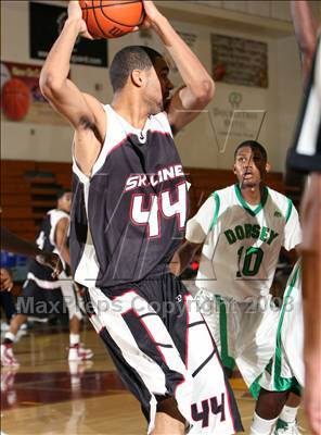 Thumbnail 1 in Skyline vs. Dorsey (Johnnie Cochran Classic) photogallery.