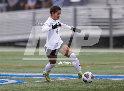 Thumbnail 2 in Layton vs. Riverton (UHSAA 6A Semifinal) photogallery.