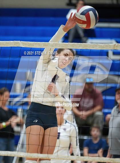 Thumbnail 1 in Notre Dame Prep vs. Perry photogallery.